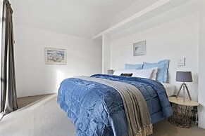 CBD Spacious 3 Storey Terrace House