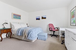 CBD Spacious 3 Storey Terrace House