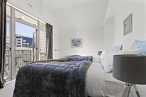 CBD Spacious 3 Storey Terrace House