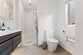 CBD Spacious 3 Storey Terrace House