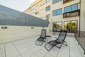 Legacy Oporto Premium Apartment C by Vacationy
