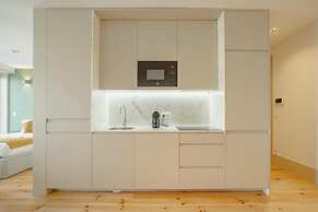 Legacy Oporto Premium Apartment C by Vacationy