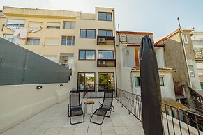 Legacy Oporto Premium Apartment C by Vacationy