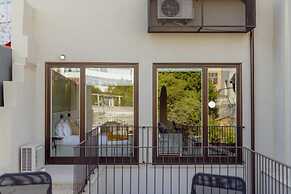 Legacy Oporto Premium Apartment C by Vacationy