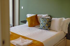 Legacy Oporto Premium Apartment C by Vacationy