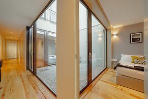Legacy Oporto Premium Apartment B by Vacationy