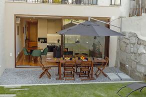 Legacy Oporto Premium Apartment B by Vacationy
