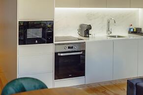 Legacy Oporto Premium Apartment B by Vacationy
