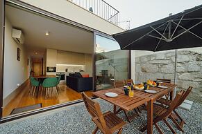 Legacy Oporto Premium Apartment B by Vacationy