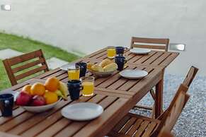 Legacy Oporto Premium Apartment B by Vacationy