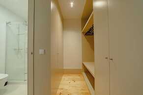 Legacy Oporto Premium Apartment B by Vacationy