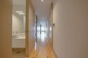 Legacy Oporto Premium Apartment B by Vacationy