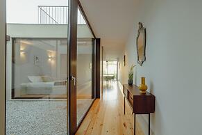 Legacy Oporto Premium Apartment B by Vacationy