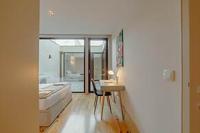 Legacy Oporto Premium Apartment B by Vacationy