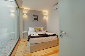 Legacy Oporto Premium Apartment B by Vacationy