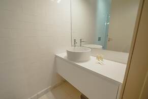Legacy Oporto Premium Apartment B by Vacationy