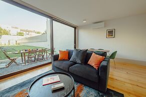 Legacy Oporto Premium Apartment B by Vacationy