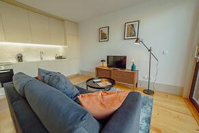Legacy Oporto Premium Apartment B by Vacationy