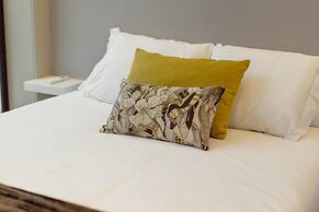 Legacy Oporto Premium Apartment B by Vacationy