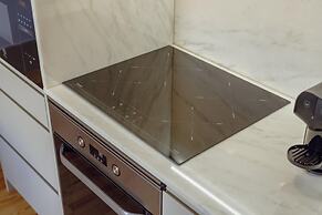 Legacy Oporto Premium Apartment B by Vacationy