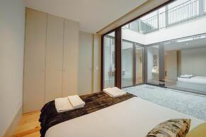 Legacy Oporto Premium Apartment B by Vacationy