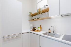 Casa Lazzaro Contemporary Ground Floor Apartment