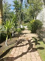 Felicity Hotel & Bungalows
