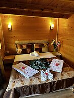 Felicity Hotel & Bungalows