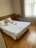 Felicity Hotel & Bungalows