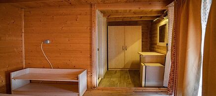 Felicity Hotel & Bungalows