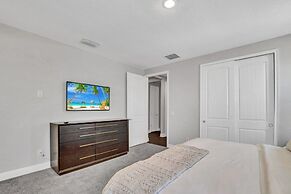 10 Bed Home Movie Theater Room, Pool, Spa Games 10 Bedroom Villa by Re