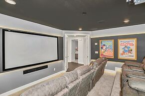 10 Bed Home Movie Theater Room, Pool, Spa Games 10 Bedroom Villa by Re