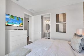 10 Bed Home Movie Theater Room, Pool, Spa Games 10 Bedroom Villa by Re