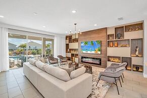 10 Bed Home Movie Theater Room, Pool, Spa Games 10 Bedroom Villa by Re