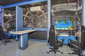 10 Bed Home Movie Theater Room, Pool, Spa Games 10 Bedroom Villa by Re