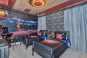 10 Bed Home Movie Theater Room, Pool, Spa Games 10 Bedroom Villa by Re