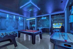 10 Bed Home Movie Theater Room, Pool, Spa Games 10 Bedroom Villa by Re