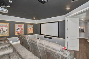 10 Bed Home Movie Theater Room, Pool, Spa Games 10 Bedroom Villa by Re