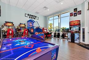 8 Bed 6 Bath Windsor Island Near Disney! 8 Bedroom Villa by Redawning