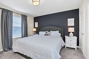 8 Bed 6 Bath Windsor Island Near Disney! 8 Bedroom Villa by Redawning