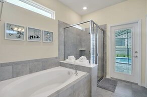 8 Bed 6 Bath Windsor Island Near Disney! 8 Bedroom Villa by Redawning