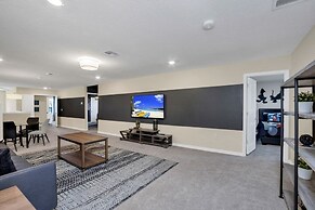 8 Bed 6 Bath Windsor Island Near Disney! 8 Bedroom Villa by Redawning