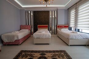 Poison Garden Suite & SPA