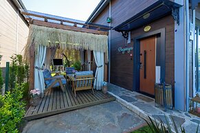 Poison Garden Suite & SPA