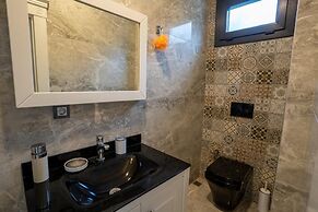 Poison Garden Suite & SPA