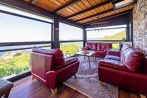 Poison Garden Suite & SPA