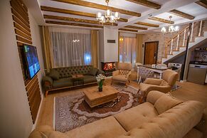 Poison Garden Suite & SPA