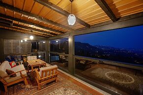 Poison Garden Suite & SPA