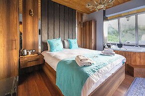 Poison Garden Suite & SPA