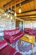 Poison Garden Suite & SPA